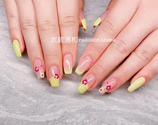 ネイル R inのネイルデザイン