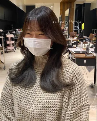 セミロング カラー レイヤー/顔周り /透明感🩶高橋大のヘアスタイル