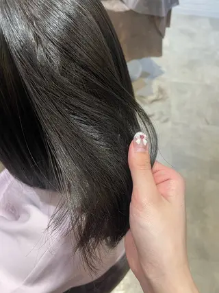 カラー 緑川 佳薫のヘアスタイル