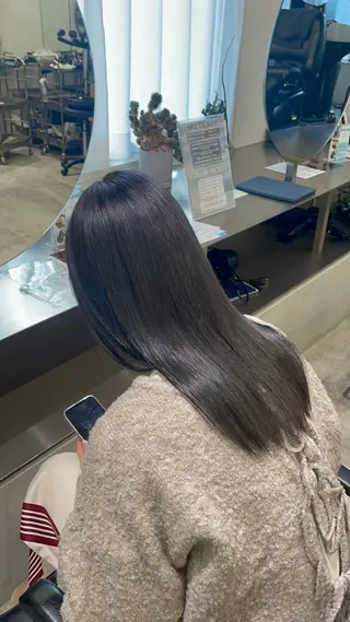 セミロング カラー elena byartefice所属・安達 萌花のヘアスタイル