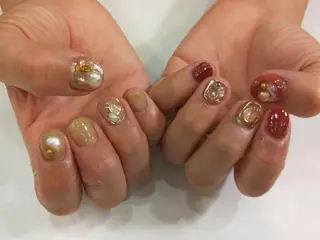 ネイル R'well所属・はばすみれ🎀ﾈｲﾙ 光ﾌｪｲｼｬﾙ ﾍｱのネイルデザイン