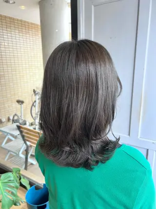 ロング カラー ツキダテ ユイのヘアスタイル