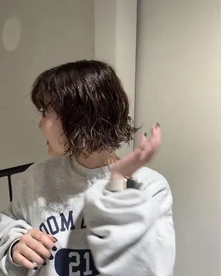 ショート パーマ anna/ラフパーマ /くすみベージュのヘアスタイル