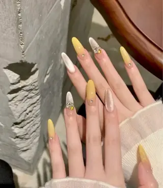 ネイル Chiara 長さだしのネイルデザイン