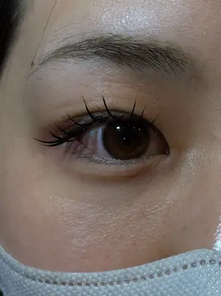 マツエク・マツパ 新村 美咲のヘアスタイル