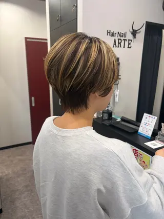 ショート 友滝 真菜美のヘアスタイル