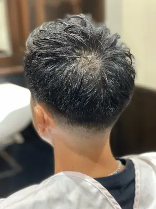 ショート メンズ 海老原 コウのヘアスタイル