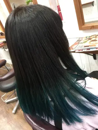 セミロング カラー 塩崎 明菜のヘアスタイル