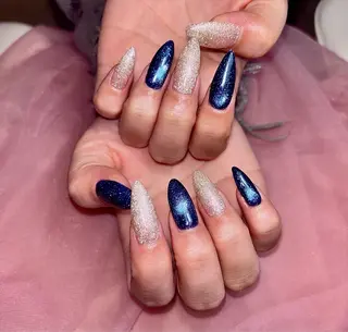 ネイル 𝐁𝐞𝐥𝐥 𝐦𝐞のネイルデザイン