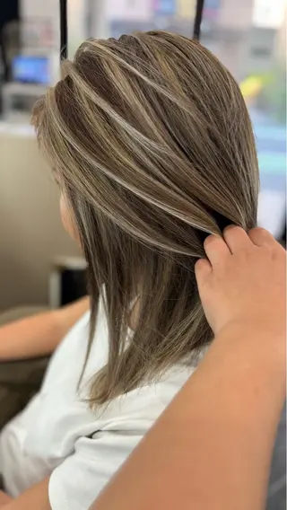 ロング stylist Momoのヘアスタイル