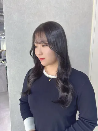 ロング カラー 赤み無し柔らかカラー 【梅田】madokaのヘアスタイル