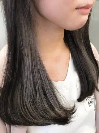 セミロング カラー N° aria 三軒茶屋のヘアスタイル