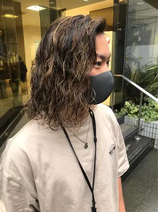 ミディアム ブリーチ指名No.1 Daikiのヘアスタイル