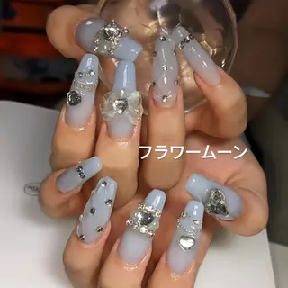 ネイル フラワー ムーンのネイルデザイン