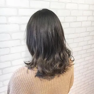 セミロング ミヤザキ タクトのヘアスタイル