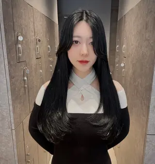 ロング 前嶋 愛友のヘアスタイル