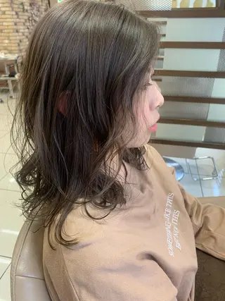 セミロング カラー ママ美容師まつげ 🤍まき🤍のマツエク・マツパデザイン