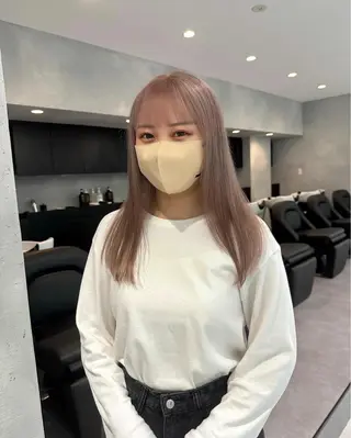 ミディアム カラー 鈴木/ミルクティー/ ブリーチ/ボブ/のヘアスタイル