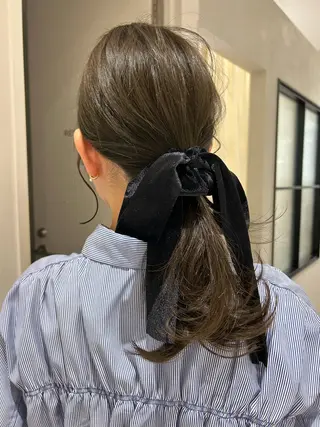 ミディアム カラー オリーブベージュ/ ブリーチなし透明感のヘアスタイル