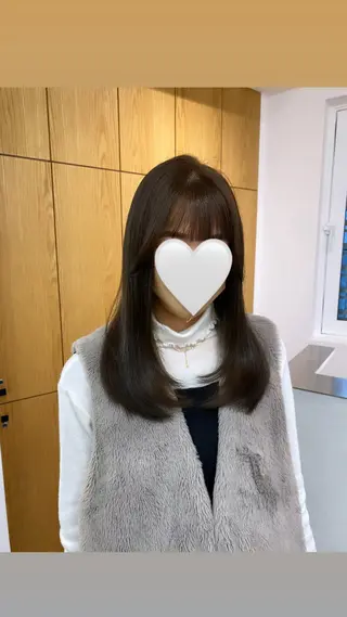 セミロング 濱﨑 紅葉のヘアスタイル