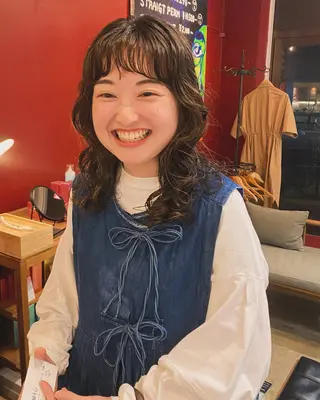 ミディアム パーマ 小日向 沙織のヘアスタイル