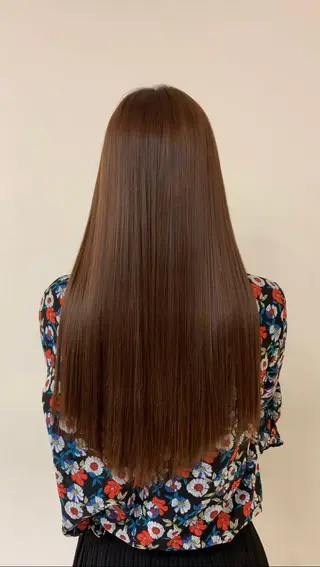 ロング 伊藤 陽のヘアスタイル