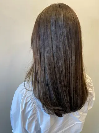 ミディアム 米山 龍音のヘアスタイル