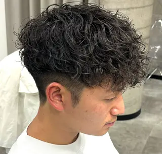 ショート パーマ メンズ era2d所属・マコト/心斎橋 メンズ専門店のヘアスタイル