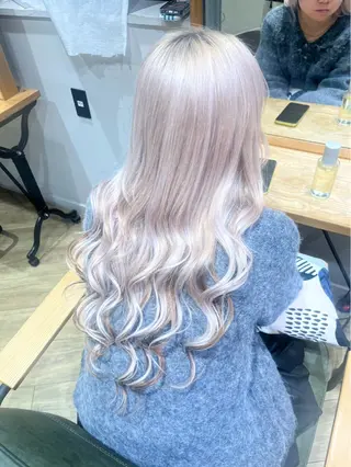 カラー 🎨ハイトーン ✨レイヤーカットのヘアスタイル