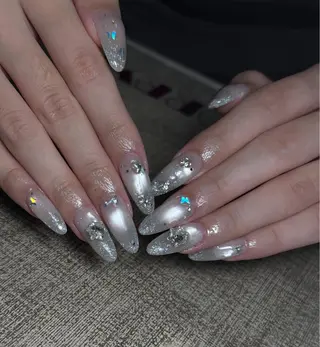 ネイル T. Leeのネイルデザイン