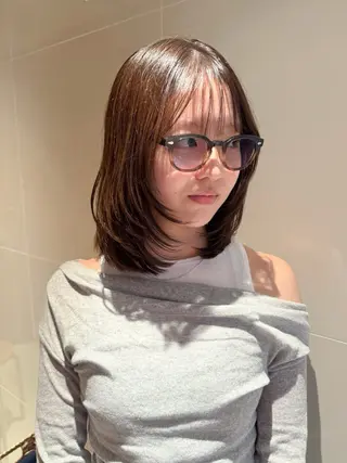 ミディアム カラー 大橋 芽衣のヘアスタイル