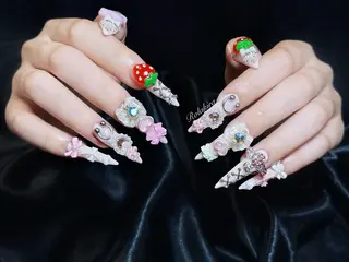 ネイル Rola kira nail salon所属・Rola kira 麗のネイルデザイン