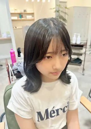 ミディアム desirbeaux 佐藤愛のヘアスタイル