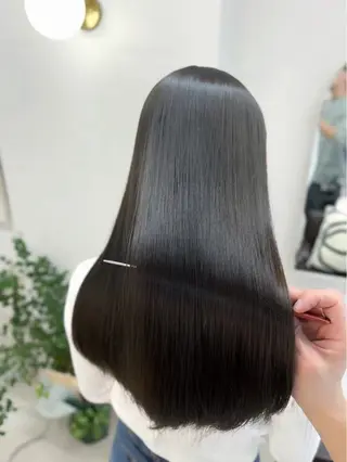 ロング 平岡 しおんのヘアスタイル