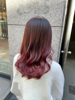 ロング カラー ノイシキ サキのヘアスタイル