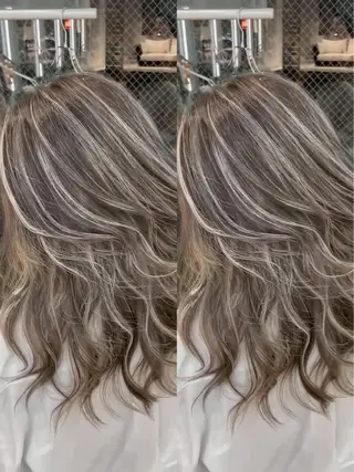 ロング カラー 表参道/ハイライト バレイヤージュのヘアスタイル