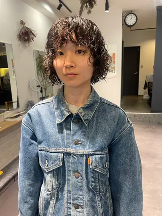 ミディアム パーマ アトム/ウルフ パーマ/レイヤーのヘアスタイル