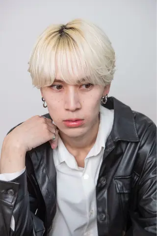 ショート カラー メンズ 韓国風メンズ/毛流れ ヘアなら須田龍世のヘアスタイル