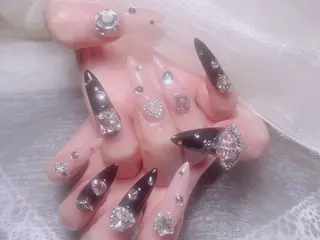 ネイル KARI ネイルサロンのネイルデザイン