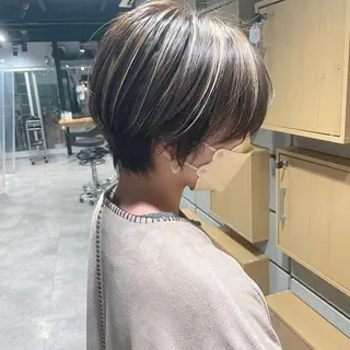 ショート カラー 🦋ハイトーンボブ ショート🦋トシキのヘアスタイル