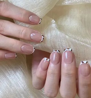 ネイル RAFFINE 月🦋🩵のネイルデザイン