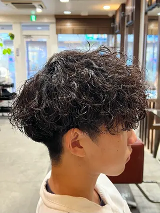 ミディアム パーマ メンズ 湘南のパーマ職人 🔥清水琉葵🔥のヘアスタイル