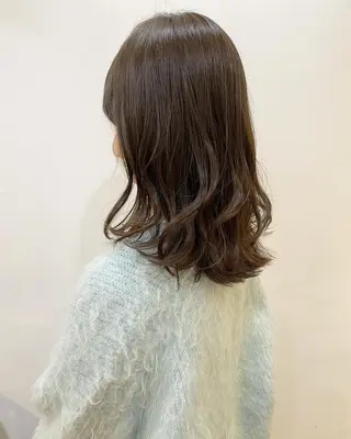 ミディアム カラー あずまぐち めぐみのヘアスタイル