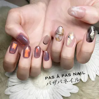 ミディアム ネイル Yakko pas á pasのネイルデザイン