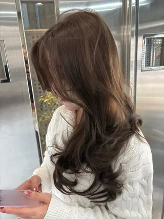 ロング カラー 堀江/透明感 ベージュ/白川幸太のヘアスタイル