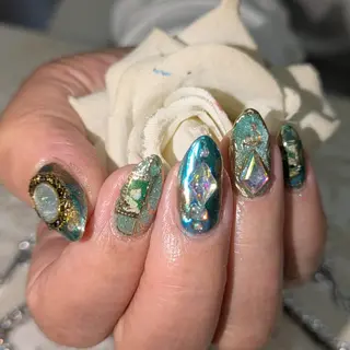 ネイル エステとネイル ローズコンフォートのネイルデザイン