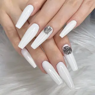 ネイル ⁸ᵃᵖᵖʸ🐝⋆゜ MöEのネイルデザイン