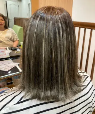 セミロング MOLLASALON 浅香山店所属・髪質改善カラー 縮毛矯正🤍辻桃加のヘアスタイル