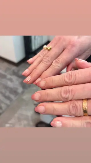 ネイル enju ⭐︎ meguのネイルデザイン