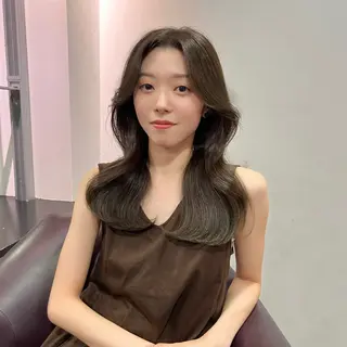 ロング カラー 韓国ヘア/ベージュ カラー🤍yukaのヘアスタイル